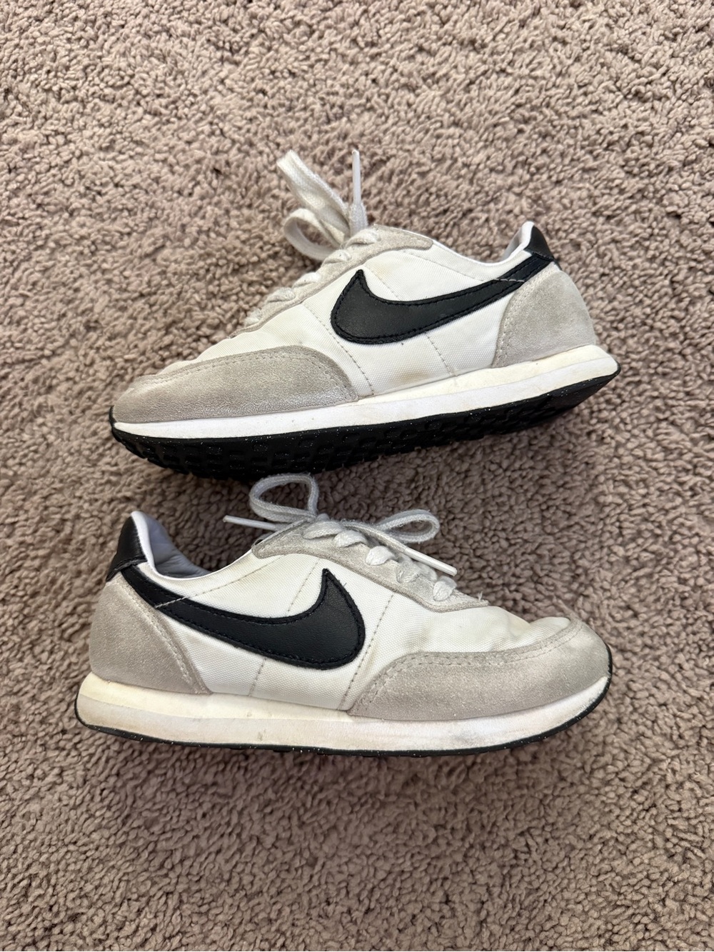 Nike Waffle Sneakers Kids Size 12 White and Black Lace Up Shoe